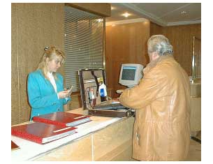  Plata pentru cazare - num�rarea banilor