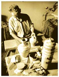 Verificarea lustrului aplicat unui ulcior �nainte de coacere